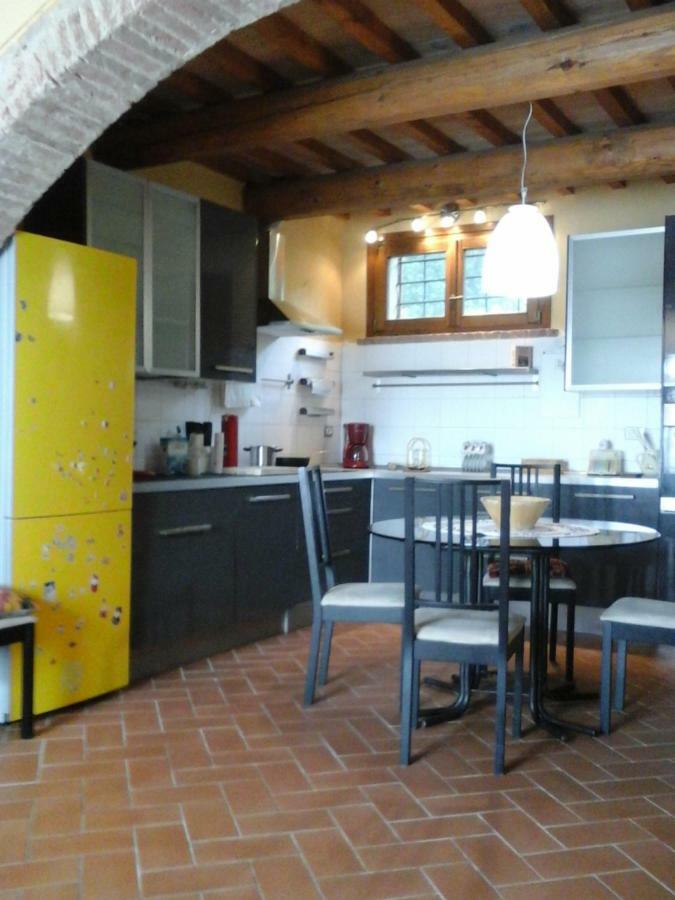 Casa Agostini Apartment Lari Ngoại thất bức ảnh